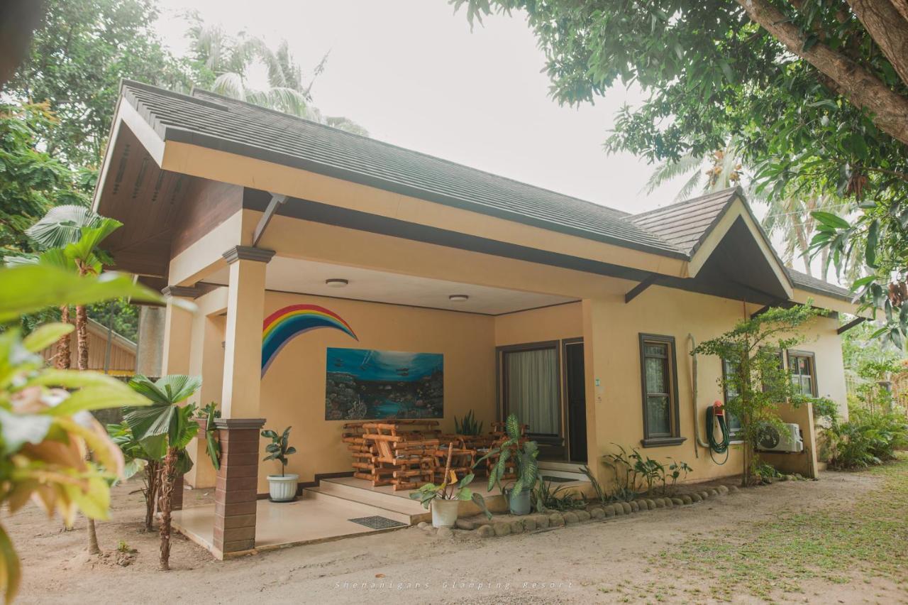 Shenanigans Glamping Resort Zamboanguita  Kültér fotó